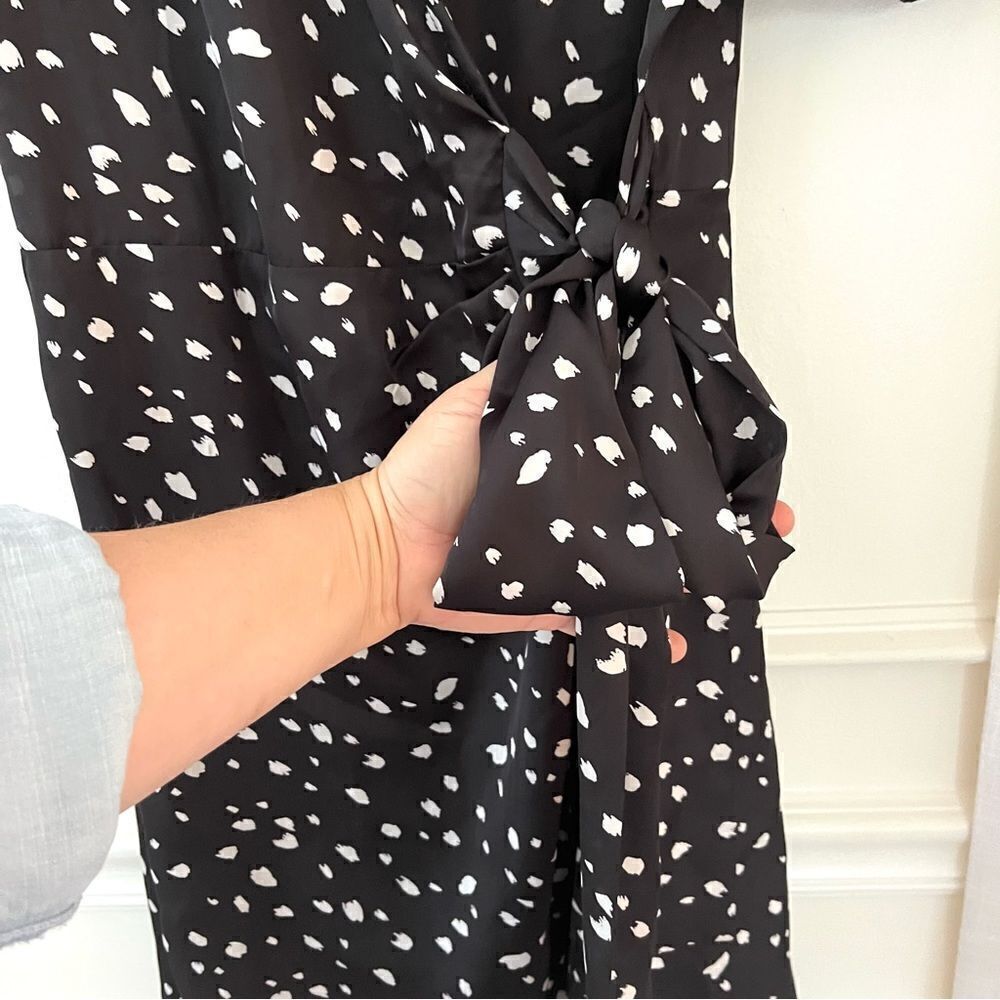 Socialite FLUTTER SLEEVE V neck WRAP DRESS IN BLACK/ WHITE PRINT Size XL NWT - Picture 5 of 9
